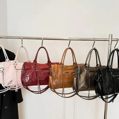 Carmela- Stylish Handbag with Spacious Interior & Minimalist Design