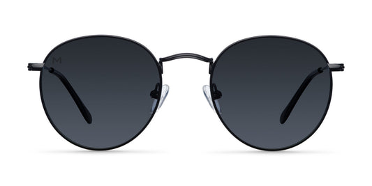 Yster All Black