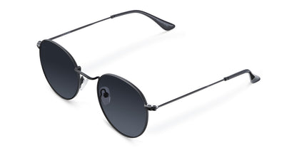 Yster All Black